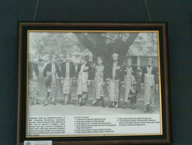 Para pembesar raja-raja di Bali dalam sebuah acara musyawarah (Sumber: dokumen pribadi)
