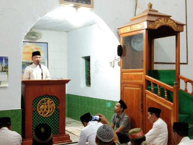 Bupati Bantaeng membacakan Hadits saat sambutan pada Safari Ramadhan di Kecamatan Eremerasa (14/05/19).