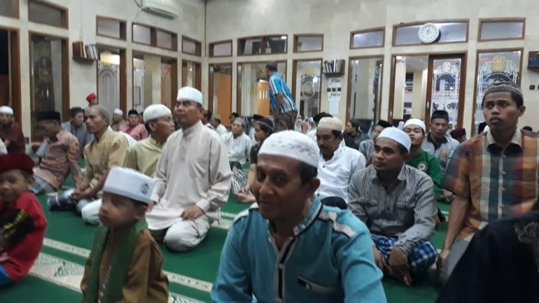 Suasana sholat taraweh