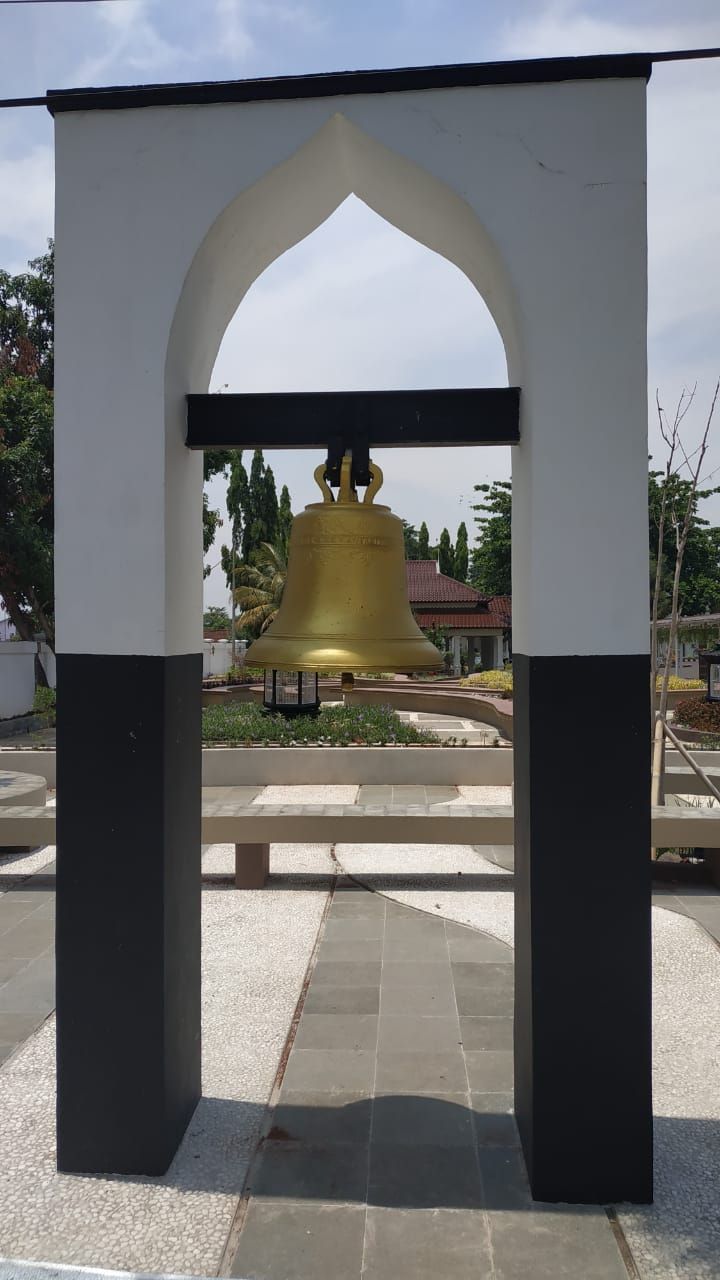 Lonceng  penuh misteri yang ada di area Pendopo Cianjur