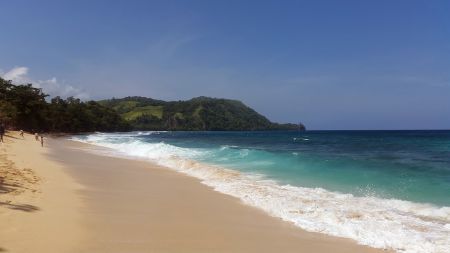 objek wisata pantai pal di Minut (sumber:thediarymedstudent.blogspot.com )