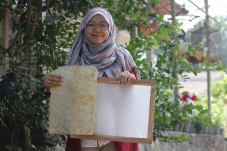 Inovasi Desa Ngancar Kediri Amankan Hutan Dengan Olah Limbah Daun Nanas Jadi Kertas Kompasiana Com