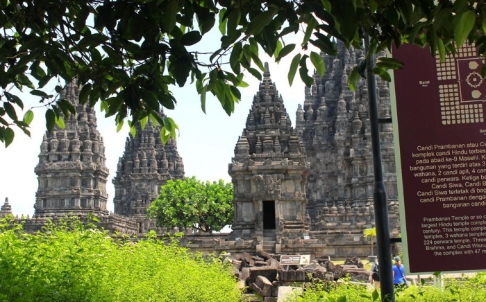 Candi prambanan (foto: Ko In)