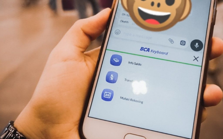 BCA Keyboard, membuat chatting dan men-transfer bisa 'jalan bareng'/Foto: cuaphelda.com