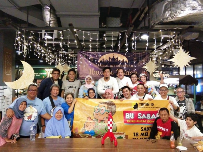 Para peserta Bu Sabar dair Komunitas Tintin Indonesia. (Foto: koleksi KTI)