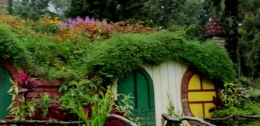 Salah satu miniatur rumah Hobbit (dok.pribadi)
