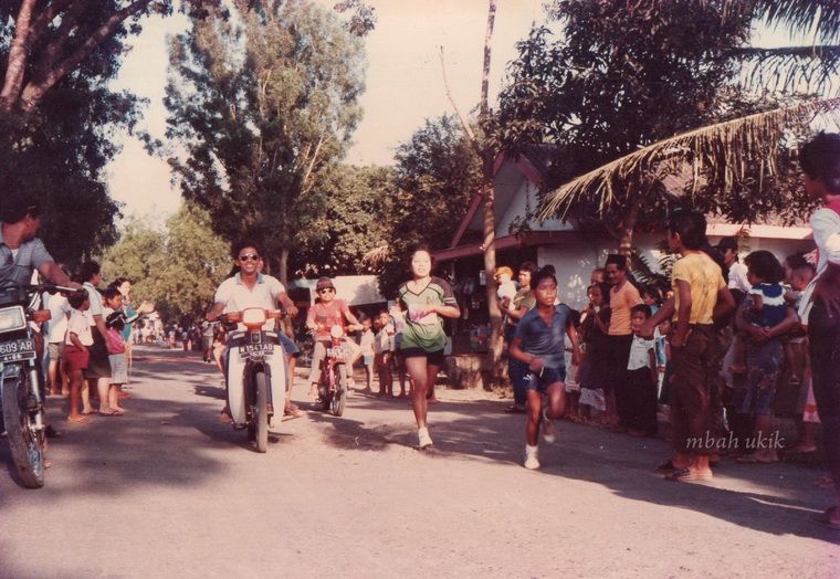 1984 ketika mantan pacar juara lari 10 km tingkat desa. Dokpri