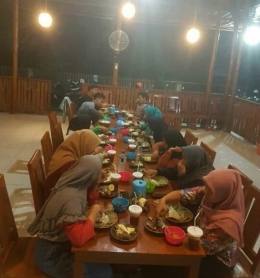 Acara buka bersama (bukber) dengan teman SMA (foto: dok. pribadi)