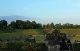 Sore di candi Sambisari (foto:Ko In) 