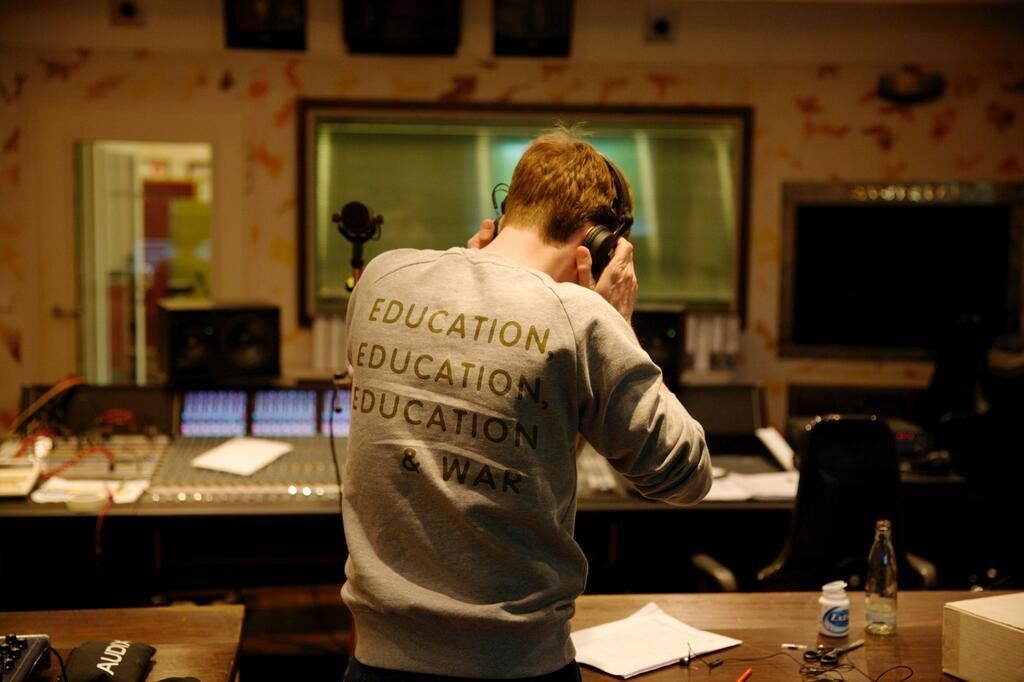 Education, education, education, war/ Fanpage Kaiser Chiefs