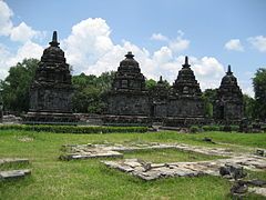 Komplek Candi Lumbung (Wikipedia)