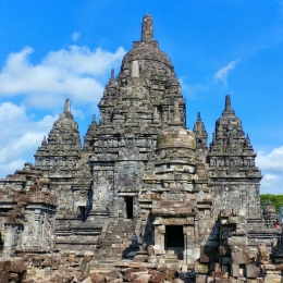 Candi Sewu (Instagram @wndrlustr)