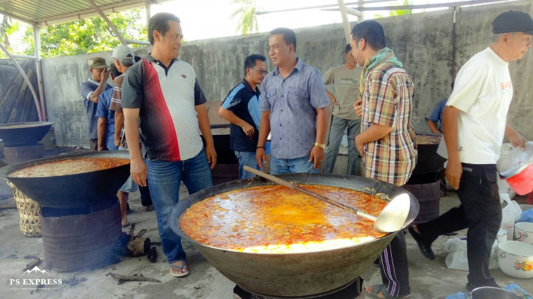 Kuah beulangong dari daging Sapi dan Kambing sudah matang di masak dengan masakan khas Aceh Besar/Dokumentasi pribadi