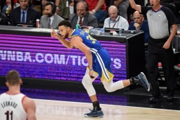 Stephen Curry - Warriors (sumber : mercurynews.com)