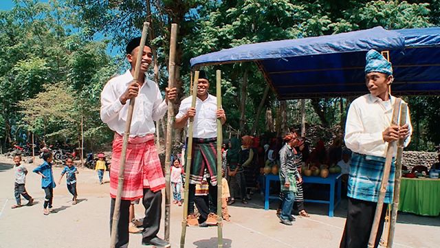 Kaoda Oda, sebutan untuk Enggrang di pulau Tomia.
