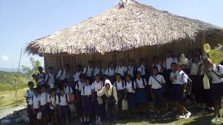 Foto bersama para murid