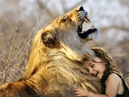 Ilustrasi Persahabatan Anak dan Singa. Sumber Foto : https://pixabay.com
