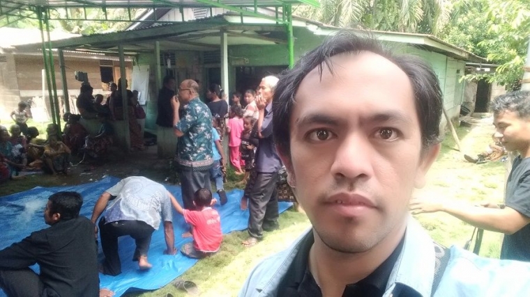 sesaat tiba di rumah duka di Singkil (dokpri)