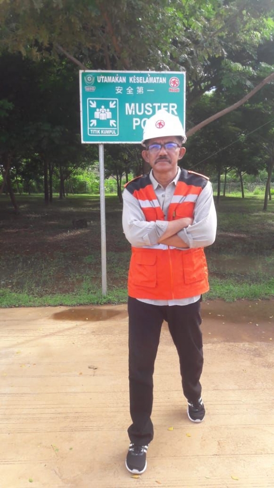 Ilustrasi: Penulis Style Rompi dan Helm. Sumber: Pribadi