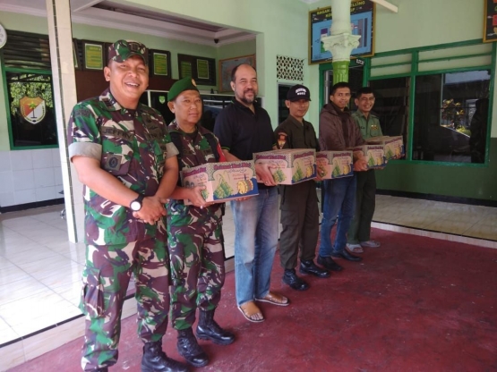 Danramil 03/GP berfoto bersama