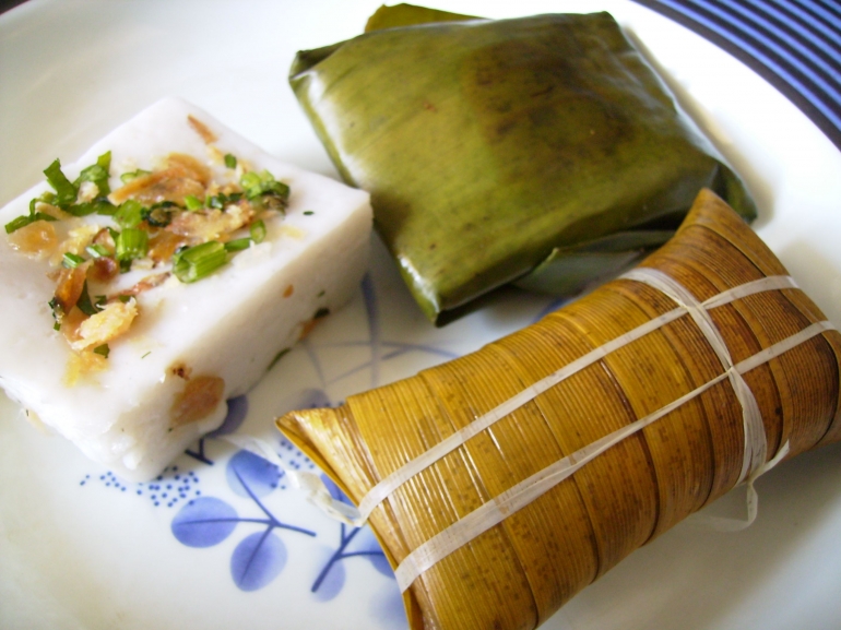 Kue Lepat, Nagasari. Picture taken by Safri Ishak, March 2010.