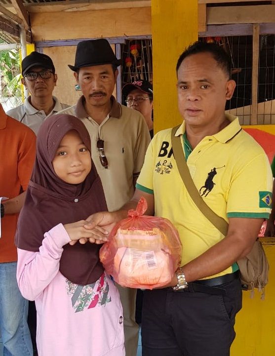 Agus Mulyanto, salah satu donatur acara pembagian paket sembako RW 15 Perumahan Binong Permai Tangerang/Foto: Ist