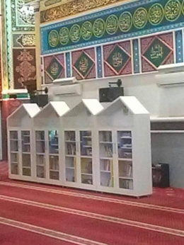 Pustaka Masjid di Masjid Oman Lampriet