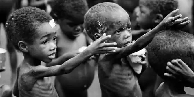 anak-anak yang kelaparan di Afrika (pinterest)