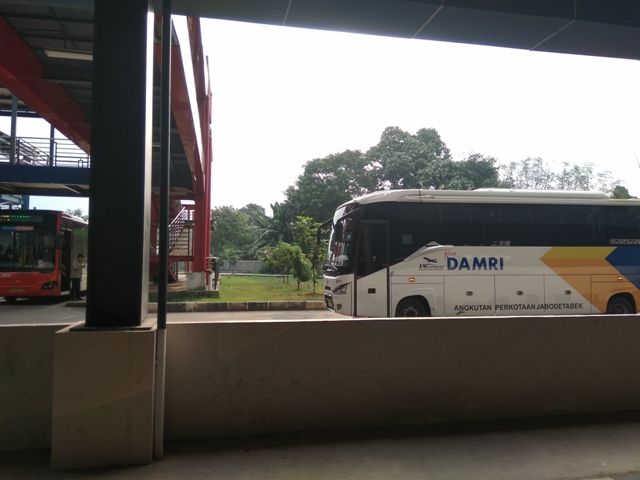 Transjakarta dan Damri melengkapi pelayanan terminal