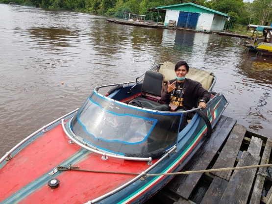 (Menyisir Sungai Kalimantan)