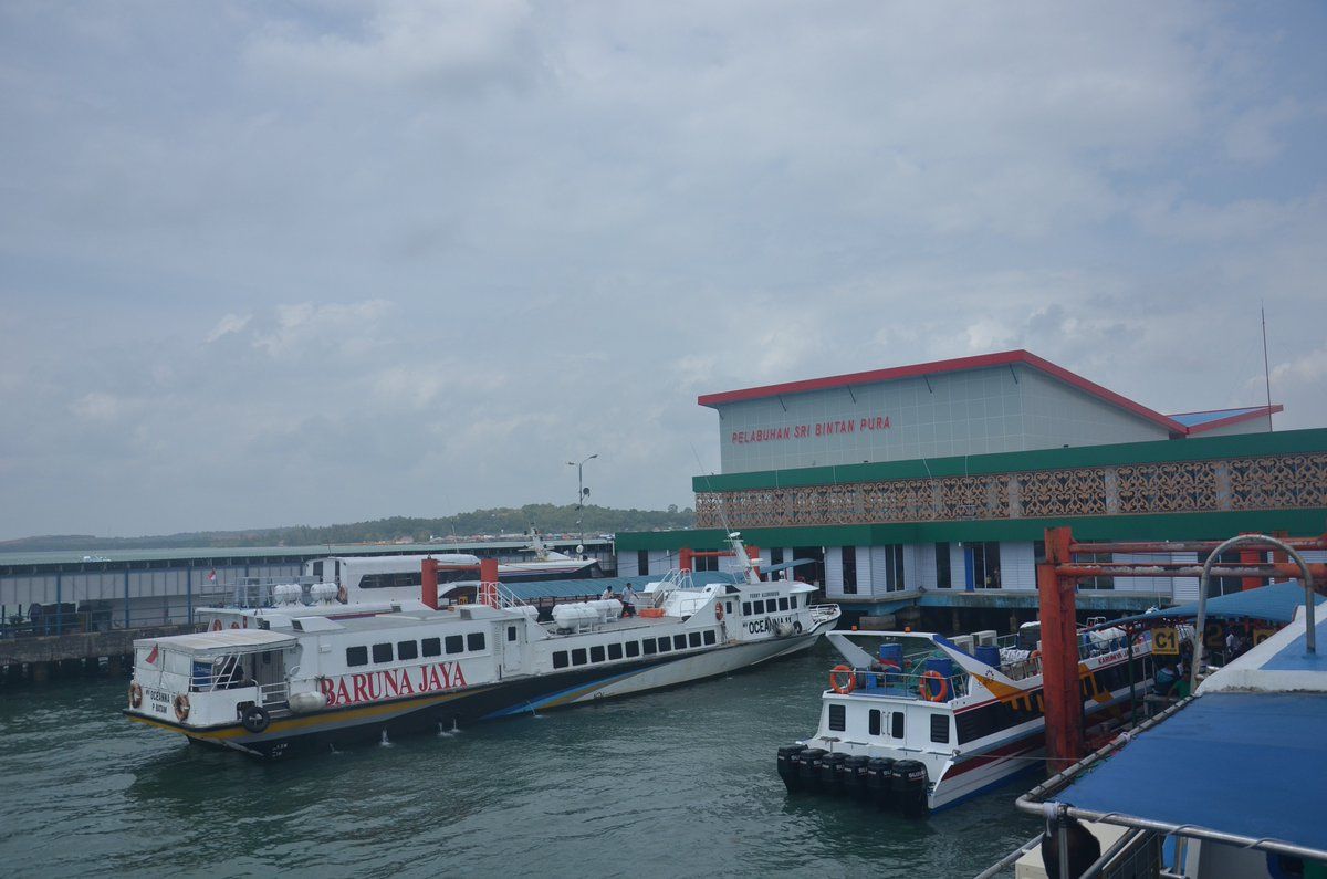 Pelabuhan Sri Bintan Pura yang dikelola oleh PT Pelindo (Persero).