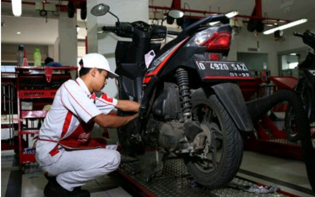 Service dan cek mesin agar kendaraan aman saat mudik (Sumber: otosia.com)