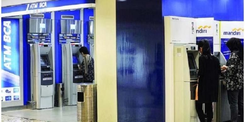 transaksi di atm BCA/Gambar: ekonomi.kompas.com