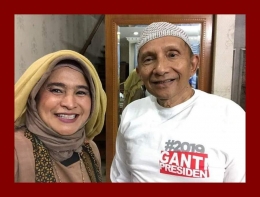 Foto Neno Warisman dan Amien Rais mengenkan kaos #2019GantiPresiden/Portal-Islam.id