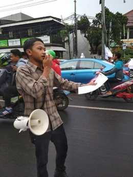 Foto: Amry saat Ikut Aksi Kamisan Ciputat Bersama Mahasiswa/Dokpri