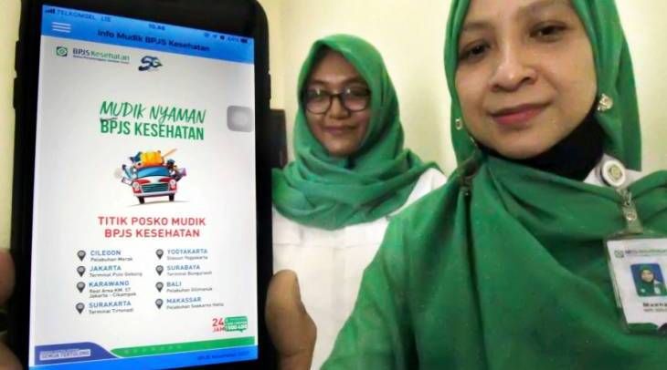 Ilustrasi: Petugas BPJS menunjukkan Aplikasi Mudik BPJS Kesehatan di Lhokseumawe, Aceh, Senin (27/5/2019). (Sumber: kbr.id.ANTARA/Rahmad/ama)