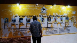 Sejarah perjalanan Partai Golkar terpasang di salah satu sudut kantor DPP Partai Golkar, Jakarta, Senin (2/7/2018). | Foto: KOMPAS/WISNU WIDIANTORO
