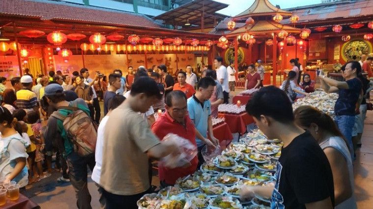 acara buka puasa di halaman vihara (dokpri)