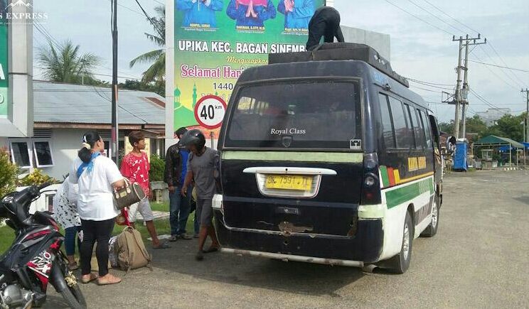 Pemudik yang hendak berangkat.foto : dok pribadi/ps express