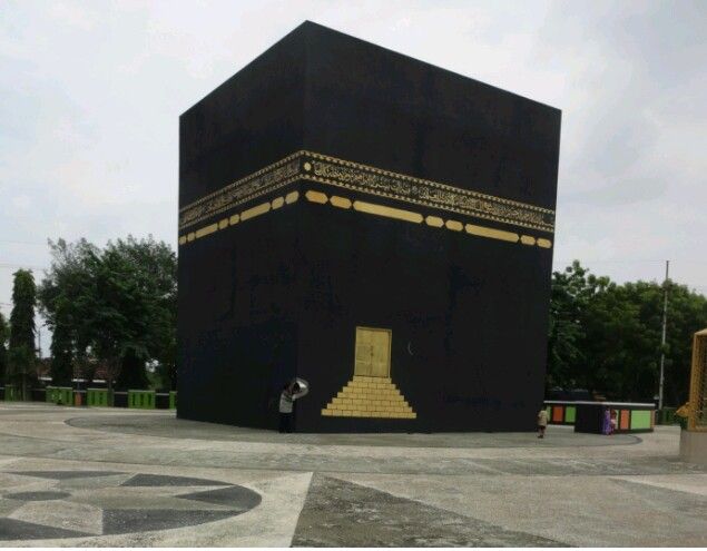 Wisata relegius, Miniatur Kabah di Dringu Probolinggo Jawa Timur (Sumber: dokumen pribadi)