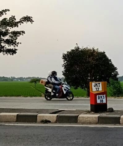 Bagasi tambahan di belakang motor yang dibuat sendiri (Dok.Pri)