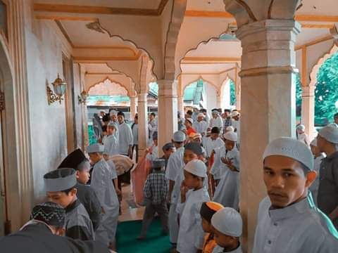 Suasana Sholat Id Desa Tengah-Tengah 2019