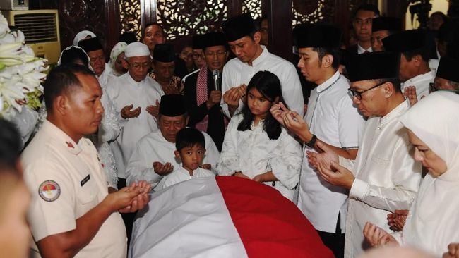 Pemakaman Ani Yudhoyono (ANTARA FOTO/Akbar Nugroho Gumay)