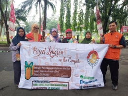 Petugas kebersihan mendapat parsel lebaran dai relawan mahasiswa USU Medan (Dok. Relindo Sumut 31/5/2019)
