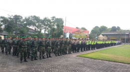 Personel TNI Dari Kodim 0815 Ikuti Apel Gelar Pasukan Pam Malam Takbir & Hari Raya Idul Fitri 1440 H (Pendim 0815 Mjk) 