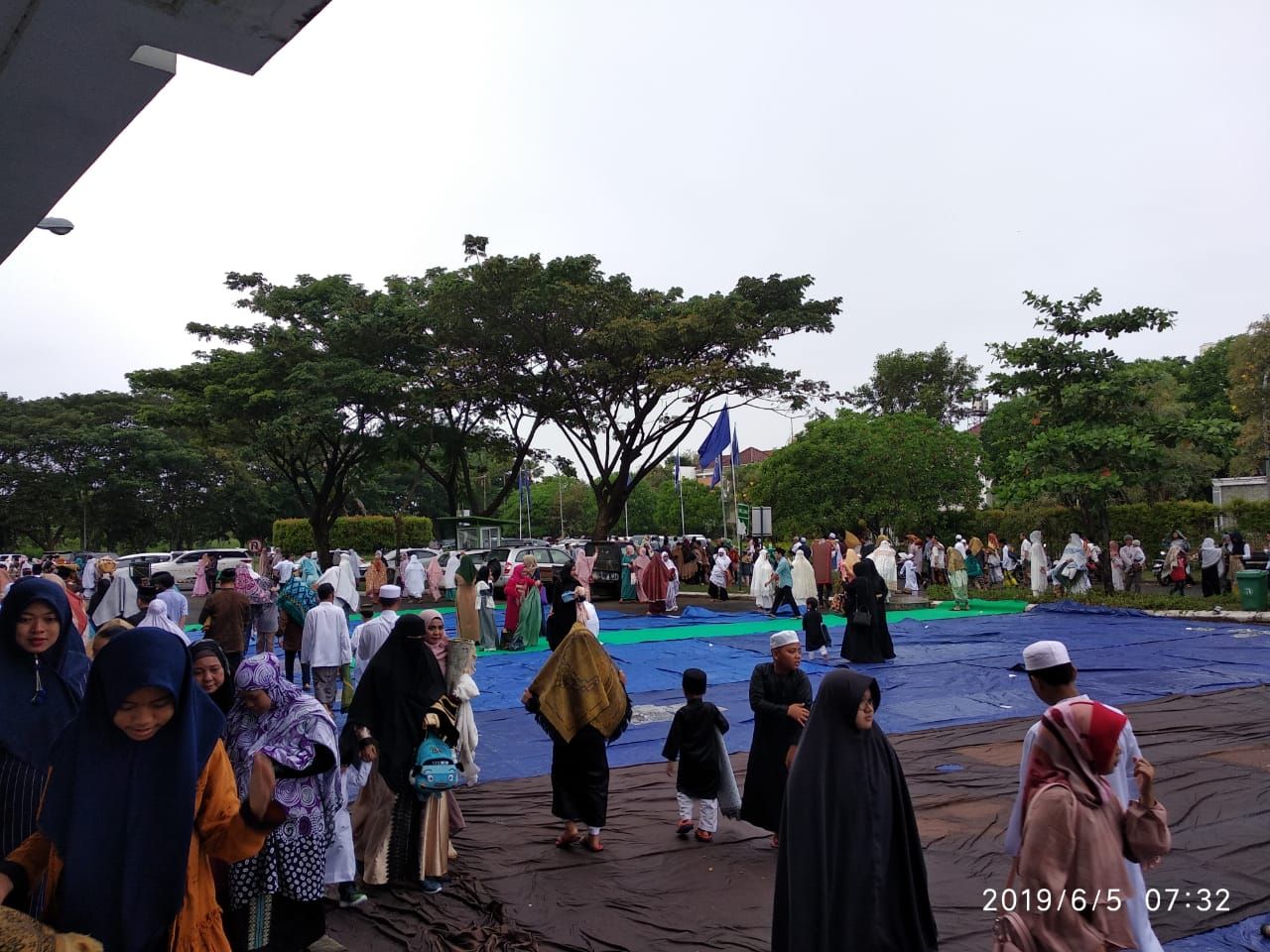 Selain Bersih, Sholat idul Fitri di Masjid Al Istiqomah Citra Land Bebas dari Sampah Koran/dok.IST