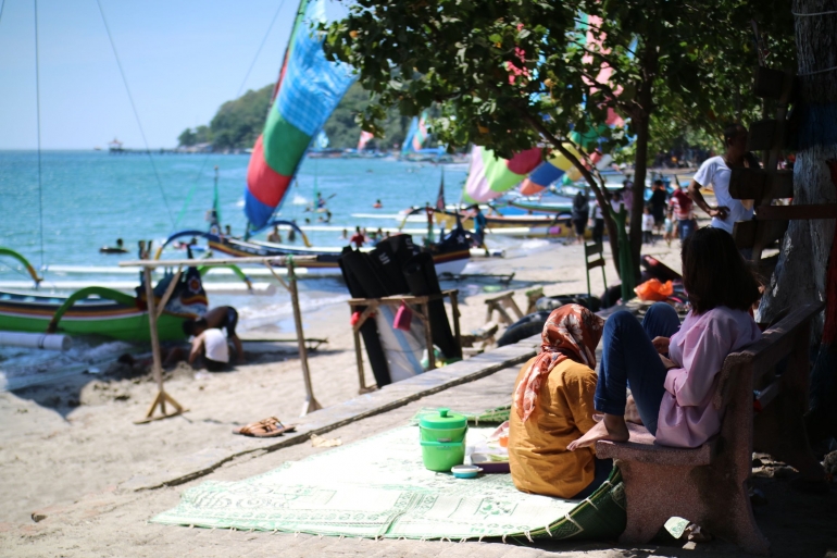 Piknik di Pantai / dokpri