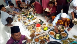 Suasana makan bersama saat Lebaran pada Rabu (5/6/2019) pagi | Dokumentasi pribadi