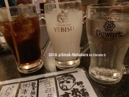 Dokumentasi pribadi | 2 gelas jenis sake yang berbeda dan 1 gelas cola, menemani makan malam kami yang yummy .....