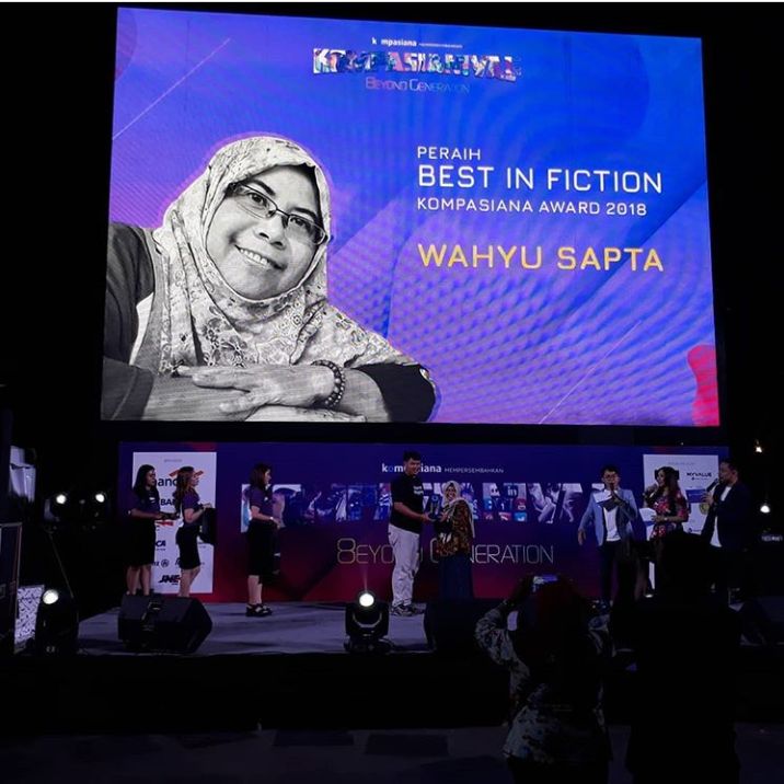 Alhamdulillah. Meraih Best in Fiction Kompasiana Award 2018. (Dokpri)